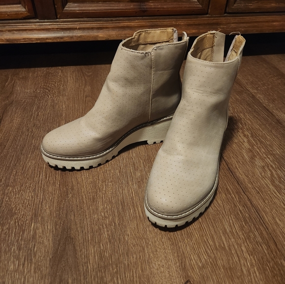 Report Booties - Picture 3 of 8